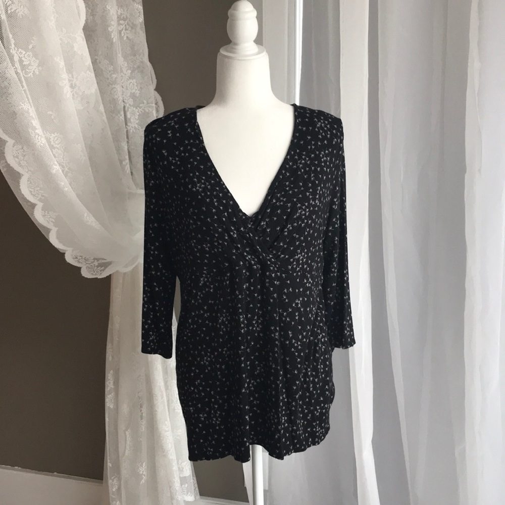 Black and off white nursing shirt - Lg